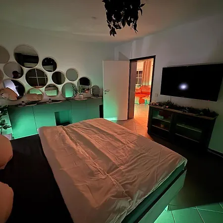 Wellnesshaus - Whirlpool, Sauna, Kueche, 24-7 * Herten (North Rhine-Westphalia)